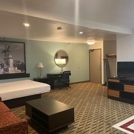 Hotel Super 8 By Wyndham Lynchburg Va Extérieur photo