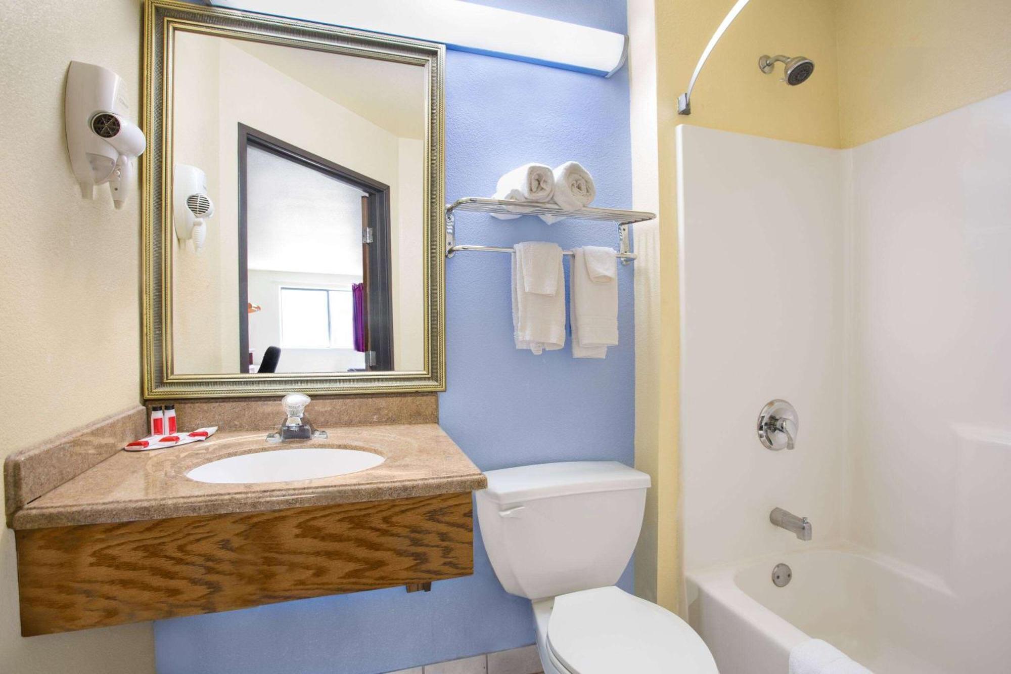 Hotel Super 8 By Wyndham Lynchburg Va Extérieur photo