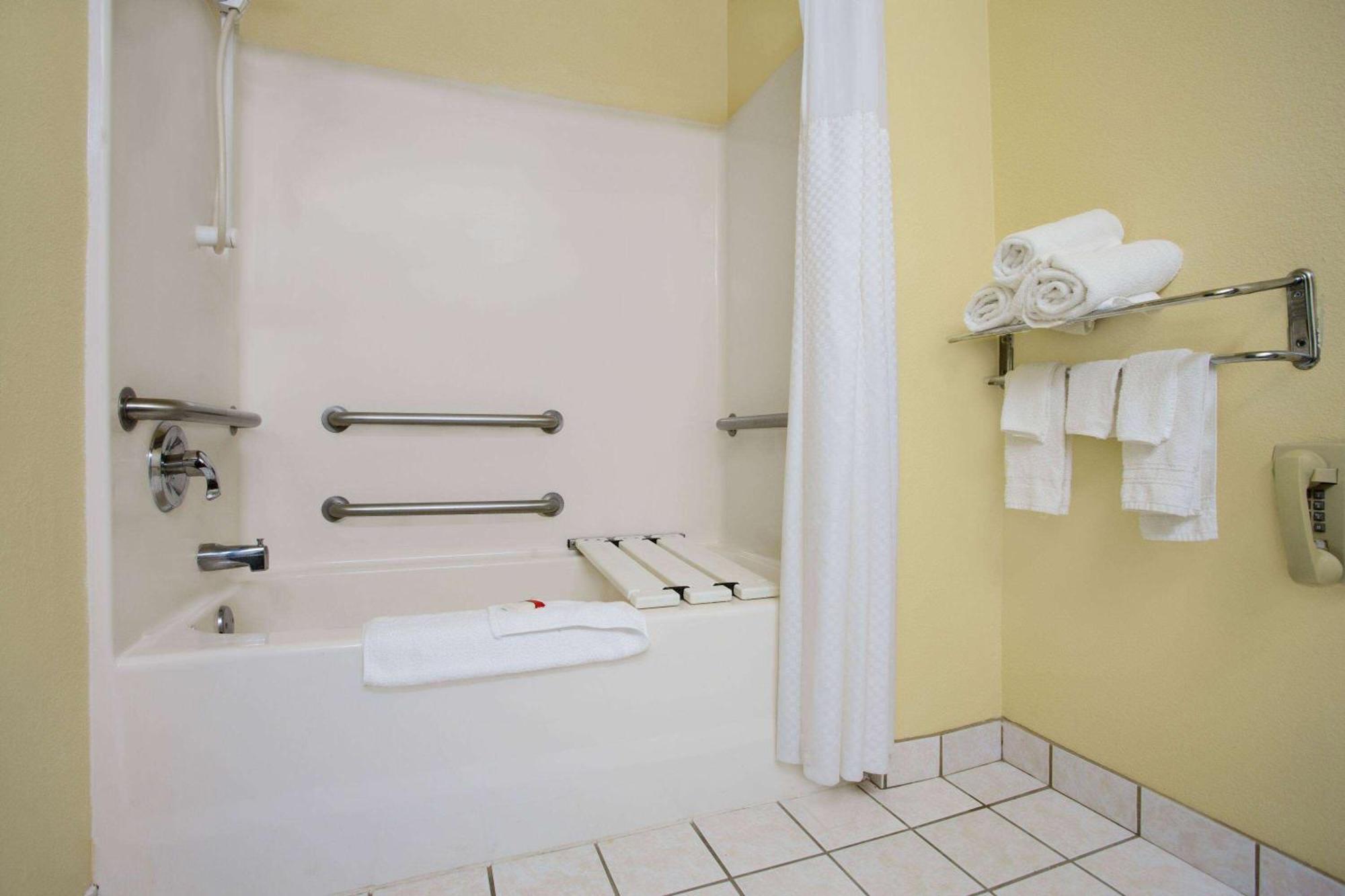 Hotel Super 8 By Wyndham Lynchburg Va Extérieur photo