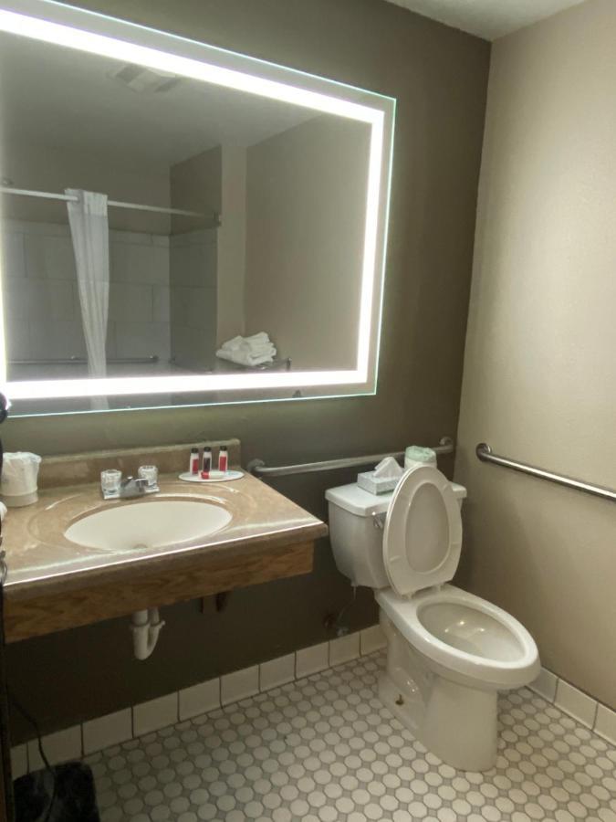 Hotel Super 8 By Wyndham Lynchburg Va Extérieur photo